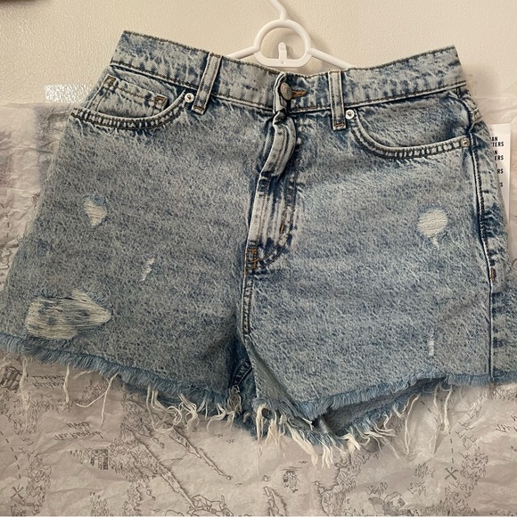 BDG A-Line Cutoff Denim Shorts - Picture 4 of 4